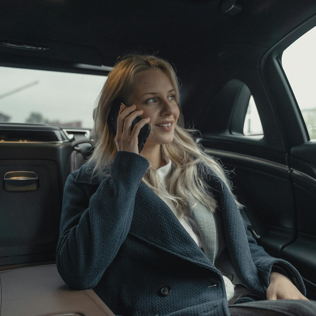 autoban-utazo-no-akit-a-support-meghallgat-ezert-boldog