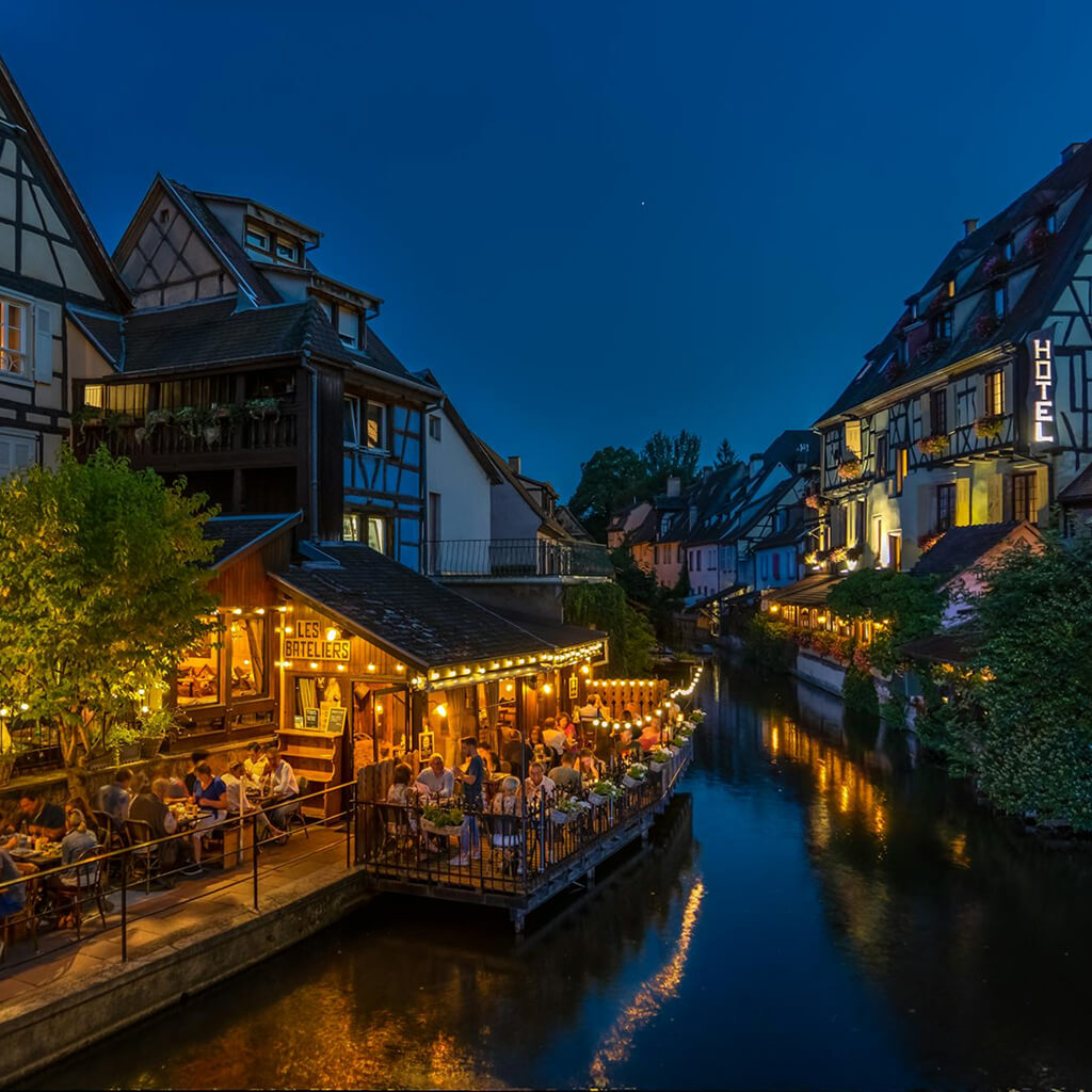 Éttermek (QR az étlapon, plexitartón, blokk alján, alátéten)